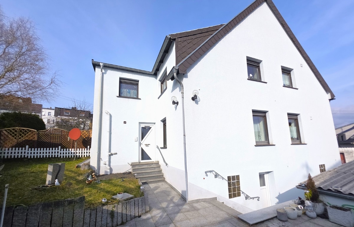 EFH in Quierschied-Seitenansicht