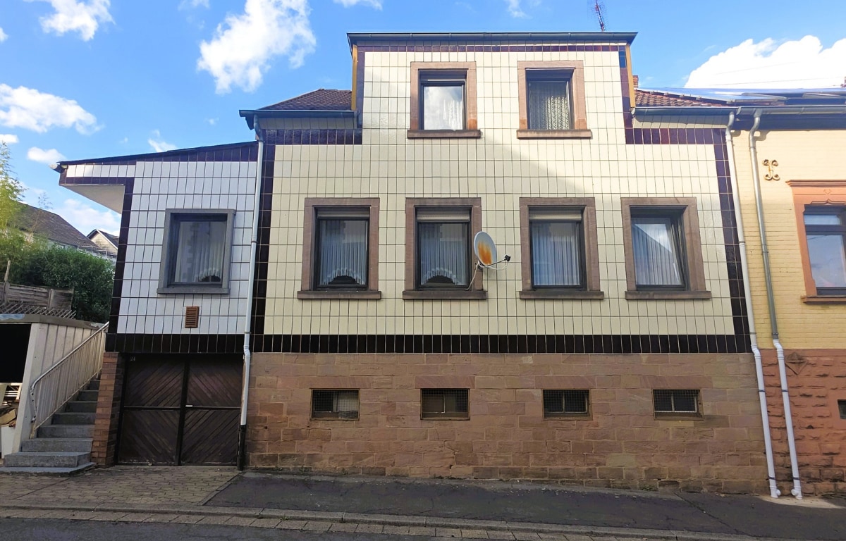 Einfamilienhaus mit zusätzlichen Grundstück in Fischbach