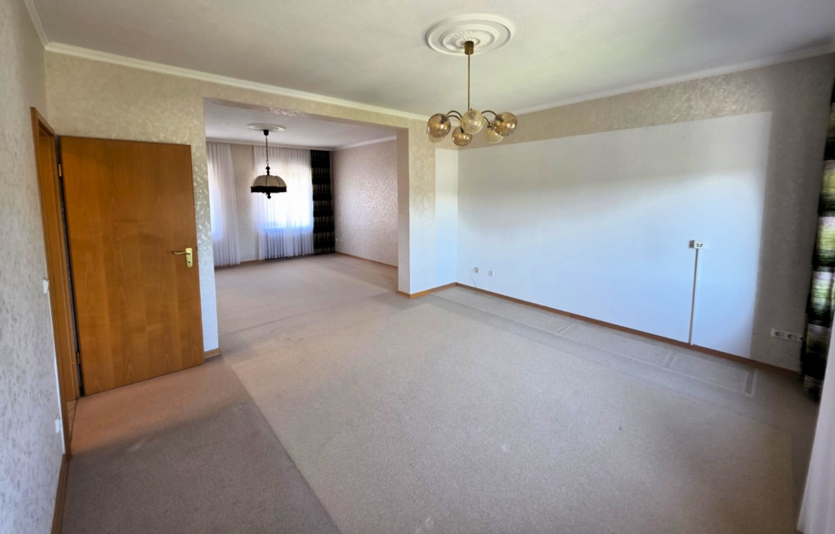 Einfamilienhaus steht zum Verkauf in 66287 Quierschied-Esszimmer Einfamilienhaus steht zum Verkauf in 66287 Quierschied-Esszimmer