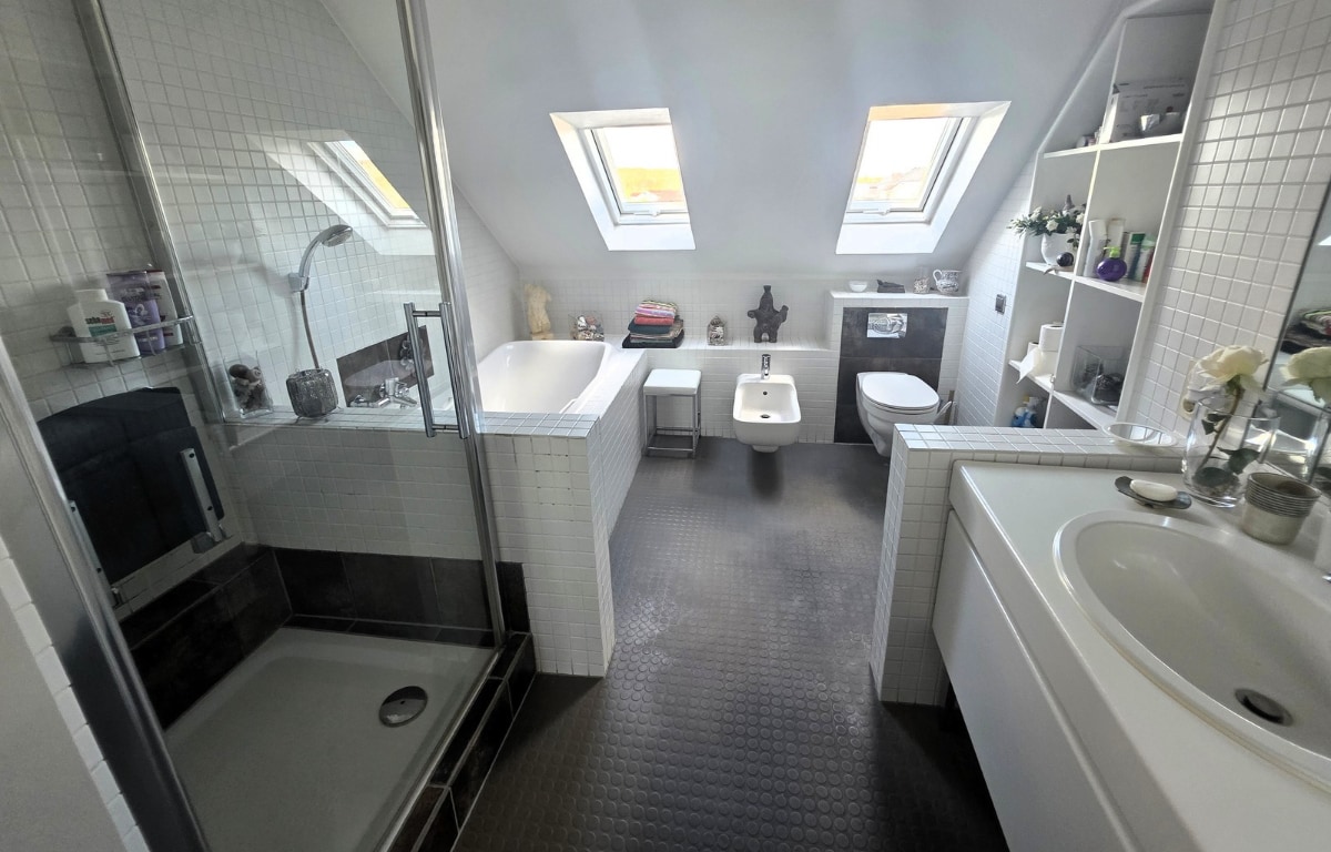 Wohn- und Geschäftshaus in Quierschied - Badezimmer