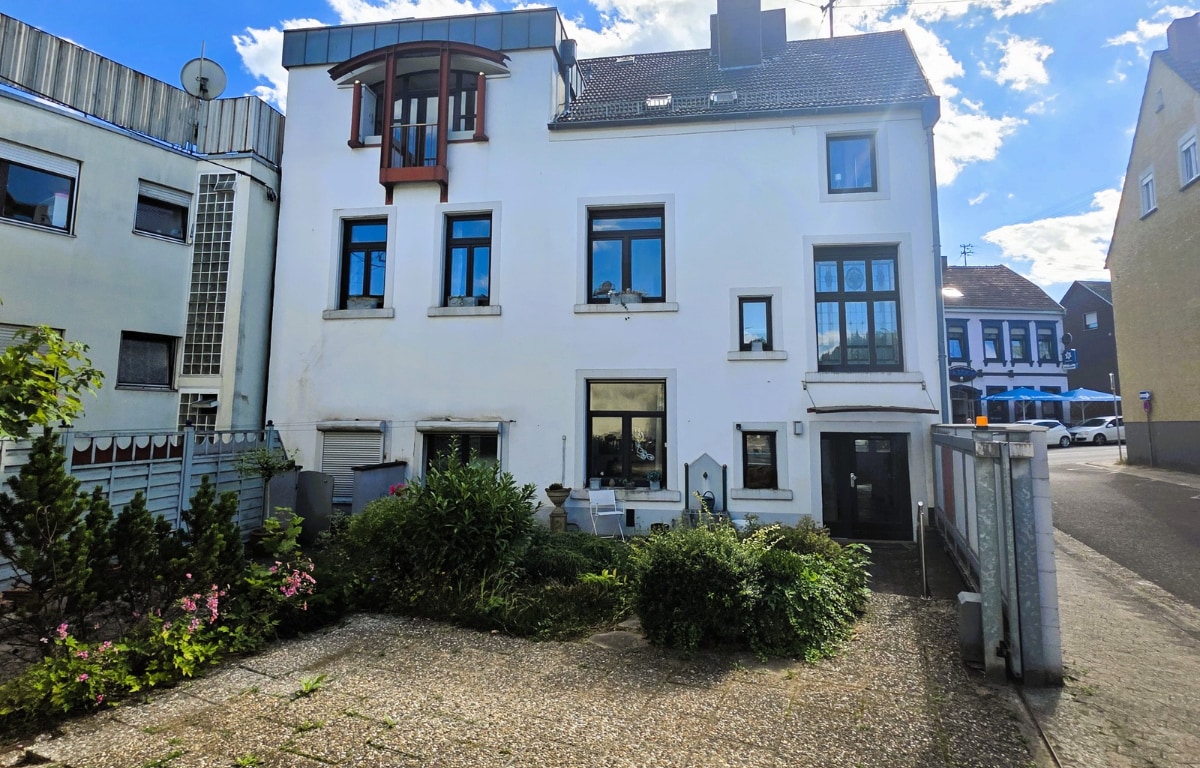 Wohn- und Geschäftshaus in Quierschied - Rückansicht