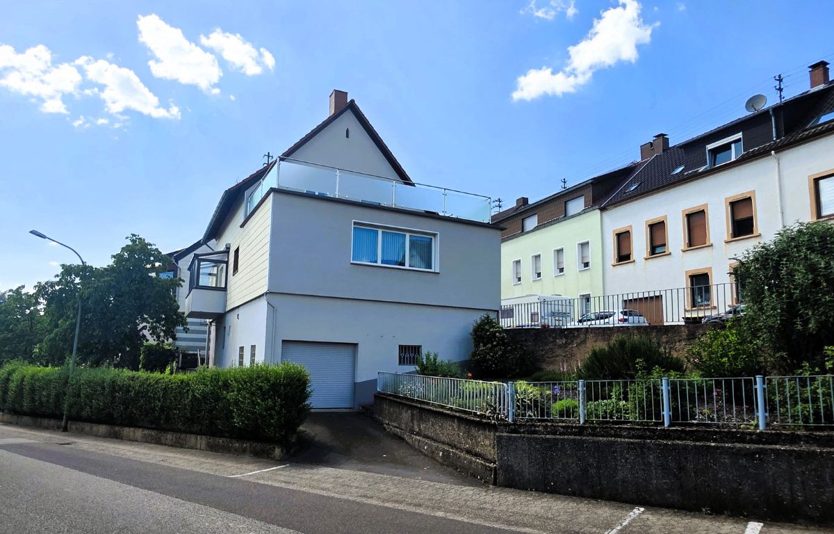 Wohnhaus zu verkaufen in Quierschied- Aussenansicht